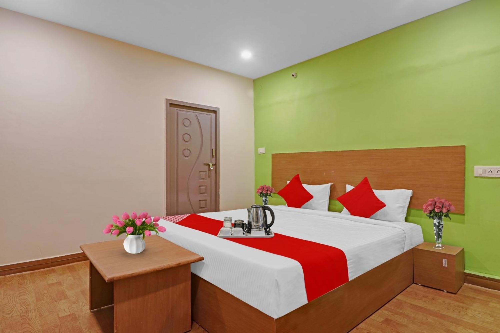 Hotel O Lavish Stay Haydarabad Dış mekan fotoğraf